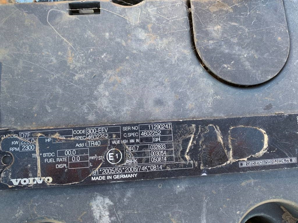 Volvo D7F ENGINE  - المحرك - آلات البناء: صور 4 Volvo D7F ENGINE  - المحرك - آلات البناء: صور 4