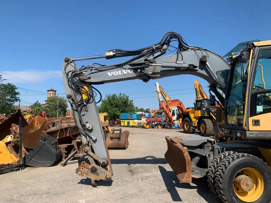 Volvo EW 140 C - حفارة على عجلات: صور 4 Volvo EW 140 C - حفارة على عجلات: صور 4