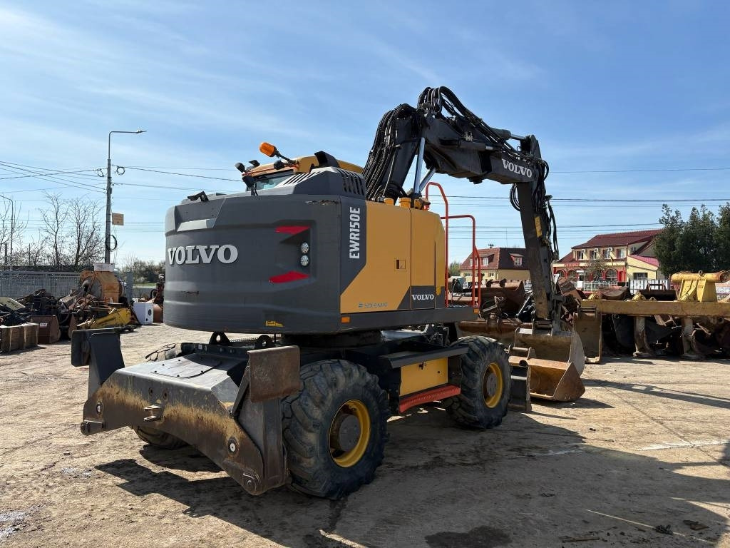 Volvo EW 150E - حفارة على عجلات: صور 4 Volvo EW 150E - حفارة على عجلات: صور 4