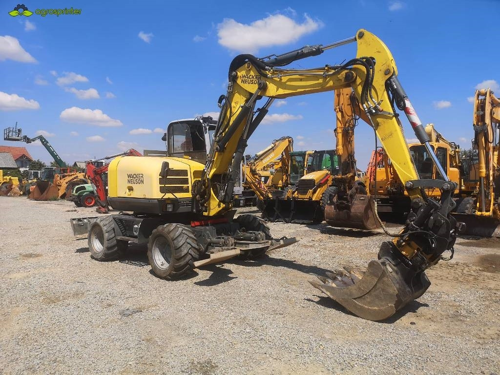 Wacker Neuson EW 100 - حفارة على عجلات: صور 2 Wacker Neuson EW 100 - حفارة على عجلات: صور 2