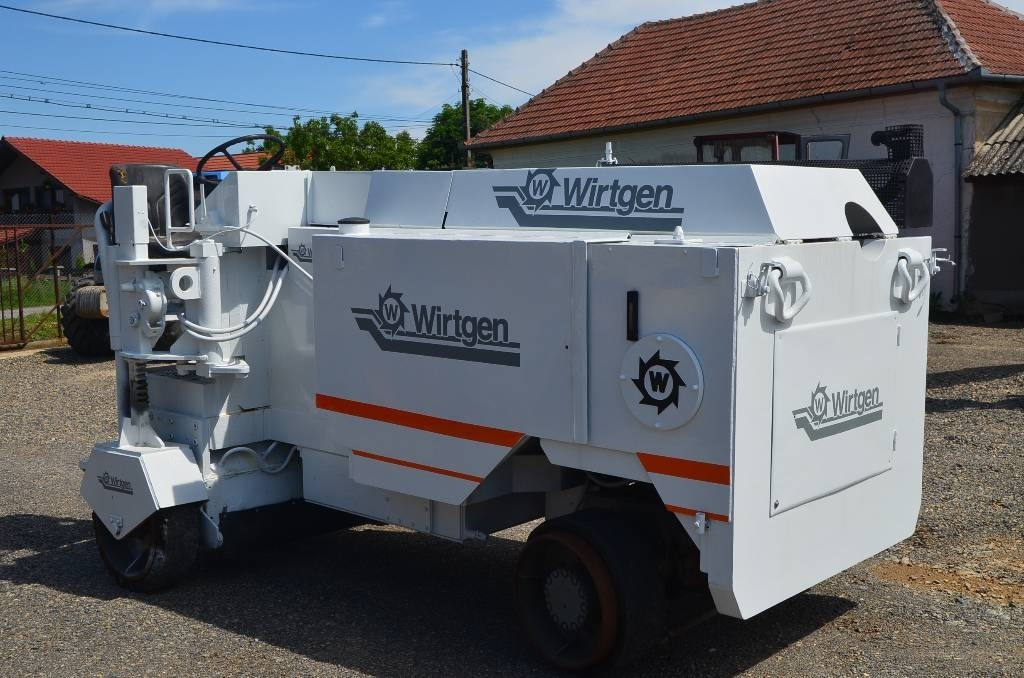 Wirtgen W1000L - ماكينات لصقل الأسفلت: صور 1 Wirtgen W1000L - ماكينات لصقل الأسفلت: صور 1