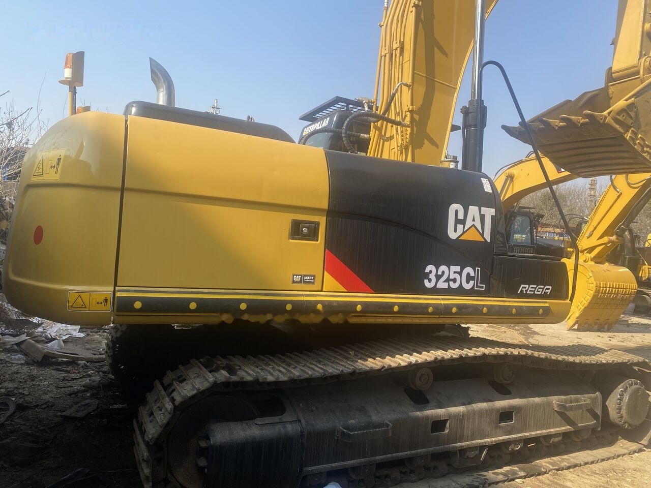 Caterpillar 325CL - حفارات زحافة: صور 1 Caterpillar 325CL - حفارات زحافة: صور 1