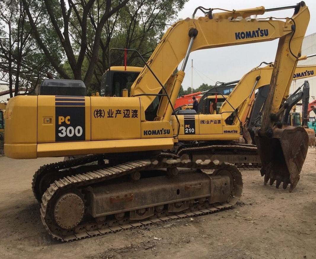 Komatsu PC300-7 - حفارات زحافة: صور 3 Komatsu PC300-7 - حفارات زحافة: صور 3