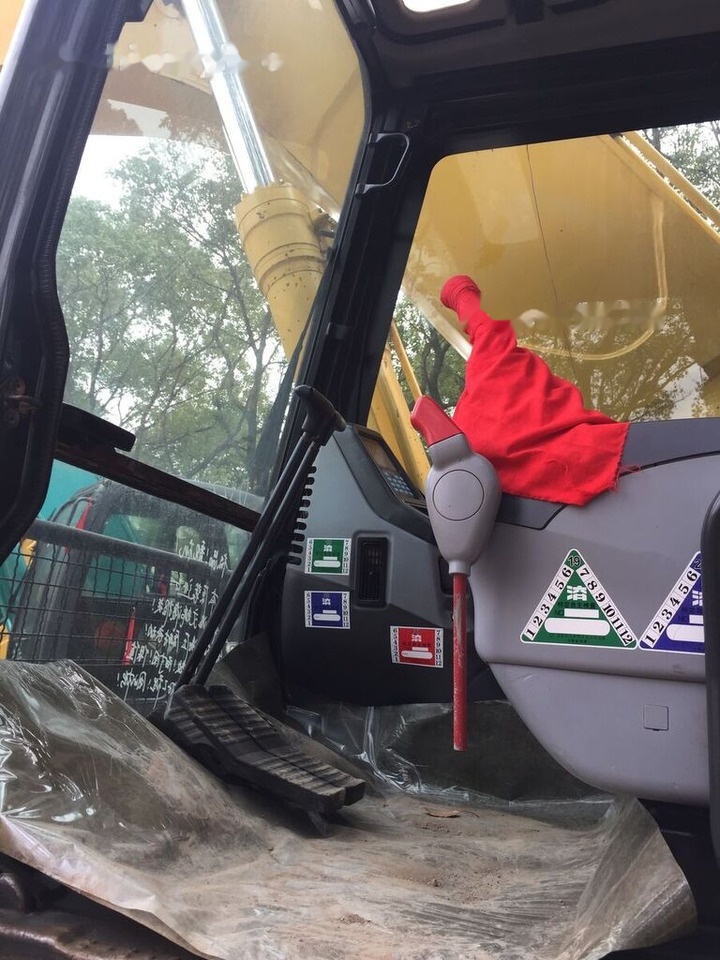 Komatsu PC300-7 - حفارات زحافة: صور 1 Komatsu PC300-7 - حفارات زحافة: صور 1