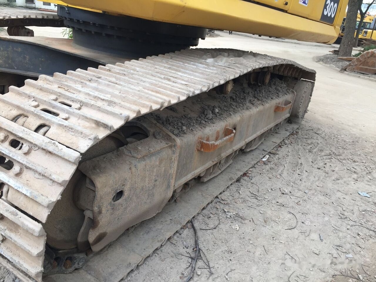 Komatsu PC300-7 - حفارات زحافة: صور 2 Komatsu PC300-7 - حفارات زحافة: صور 2
