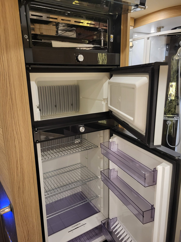 موتر هوم متكامل NIESMANN + BISCHOFF 920: صور 10 موتر هوم متكامل NIESMANN + BISCHOFF 920: صور 10