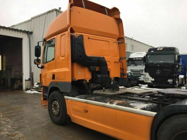 DAF CF85-410 G.Haus 2xBett ZF/Schalter 2-Kreishydr - شاحنة جرار: صور 3 DAF CF85-410 G.Haus 2xBett ZF/Schalter 2-Kreishydr - شاحنة جرار: صور 3