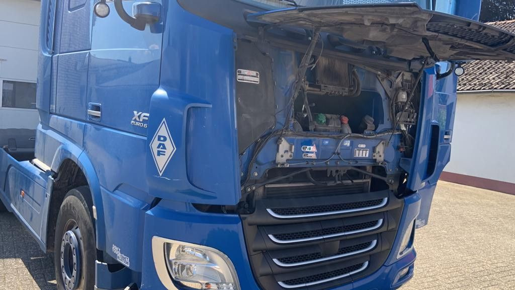 DAF XF 106.440PS SC SZM Top zustand 1-Hand - شاحنة جرار: صور 4 DAF XF 106.440PS SC SZM Top zustand 1-Hand - شاحنة جرار: صور 4