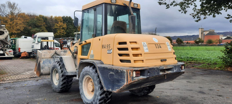 Komatsu WA95-3 - اللودر بعجل: صور 4 Komatsu WA95-3 - اللودر بعجل: صور 4