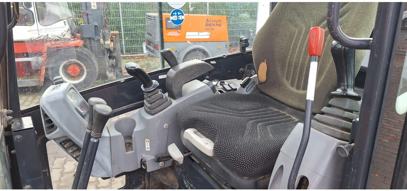 Kubota KX018-4 - حفارة مصغرة: صور 5 Kubota KX018-4 - حفارة مصغرة: صور 5