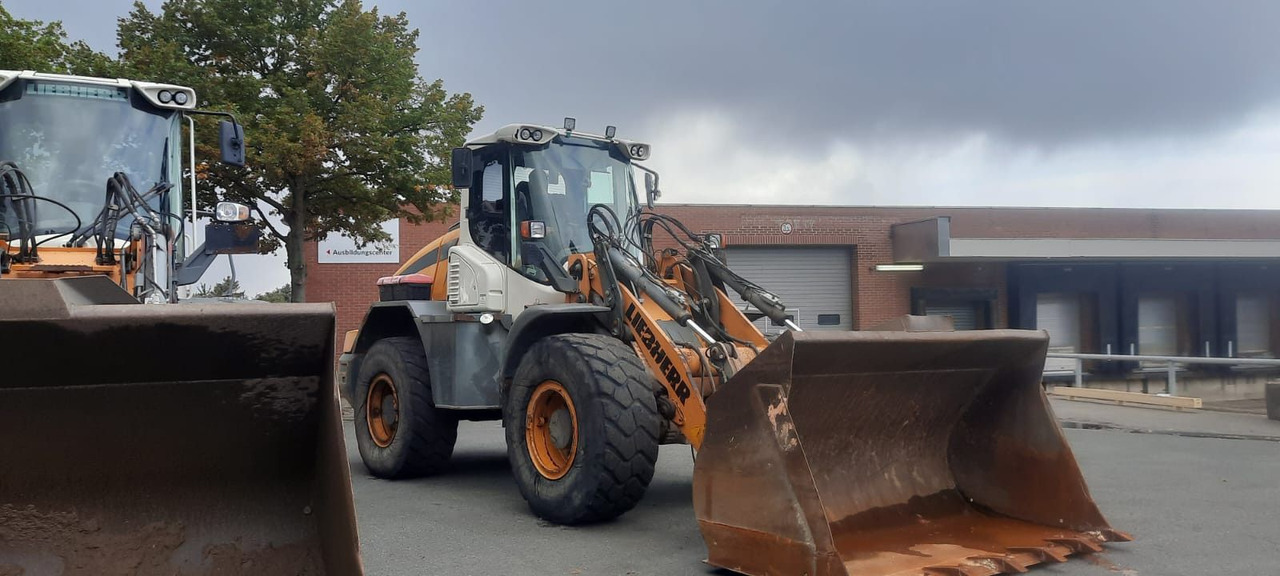 Liebherr L542 1-Hand Reifen:50% Deuschema - اللودر بعجل: صور 4 Liebherr L542 1-Hand Reifen:50% Deuschema - اللودر بعجل: صور 4