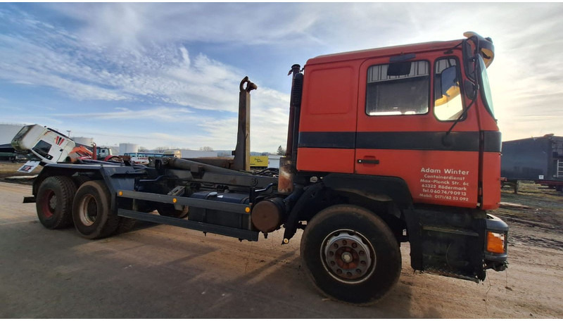 MAN 26.272 K Abroller Blatt/Blatt 6x4 - شاحنة ذات الخطاف: صور 5 MAN 26.272 K Abroller Blatt/Blatt 6x4 - شاحنة ذات الخطاف: صور 5