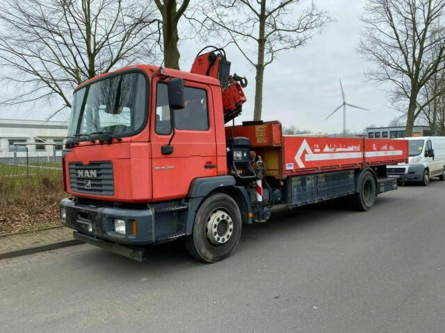MAN ME18.284 mit Kran Not Aus Hiab 122B - شاحنات مسطحة, شاحنة كرين: صور 1 MAN ME18.284 mit Kran Not Aus Hiab 122B - شاحنات مسطحة, شاحنة كرين: صور 1