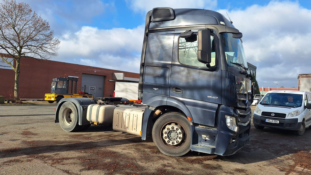 Mercedes-Benz 1840 Actros G.Haus/Hochdach Kipphyd. - شاحنة جرار: صور 3 Mercedes-Benz 1840 Actros G.Haus/Hochdach Kipphyd. - شاحنة جرار: صور 3