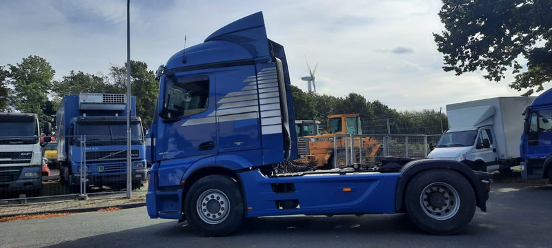 Mercedes-Benz 1845LS Actros 4x2 SZM Voll. StreamSpace - شاحنة جرار: صور 4 Mercedes-Benz 1845LS Actros 4x2 SZM Voll. StreamSpace - شاحنة جرار: صور 4