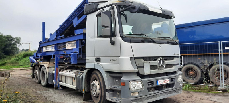 Mercedes-Benz 2641K 6x2 Abroller Klima - شاحنة ذات الخطاف: صور 2 Mercedes-Benz 2641K 6x2 Abroller Klima - شاحنة ذات الخطاف: صور 2