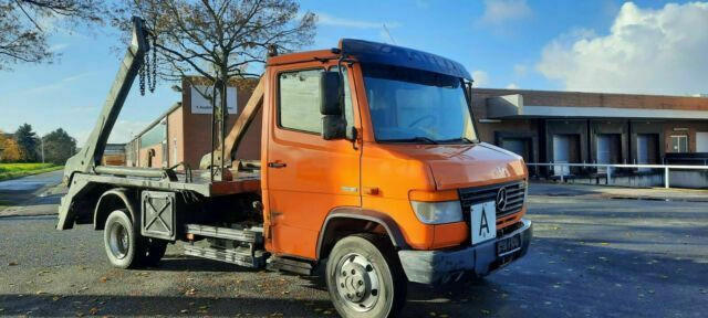 Mercedes-Benz 818D Absetzkipper/Meiller Euro:4 1-Hand - شاحنات قابلة للفك شاحنة: صور 1 Mercedes-Benz 818D Absetzkipper/Meiller Euro:4 1-Hand - شاحنات قابلة للفك شاحنة: صور 1