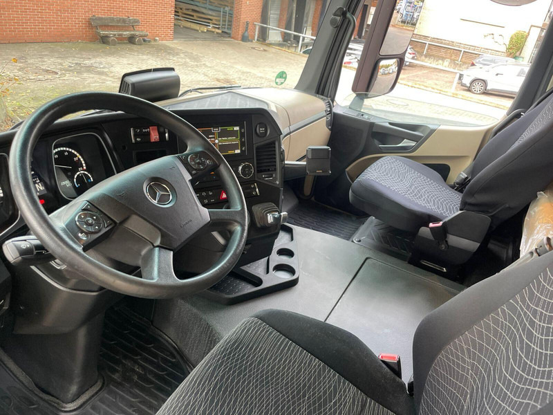 Mercedes-Benz Actros 1843 - شاحنة جرار: صور 5 Mercedes-Benz Actros 1843 - شاحنة جرار: صور 5
