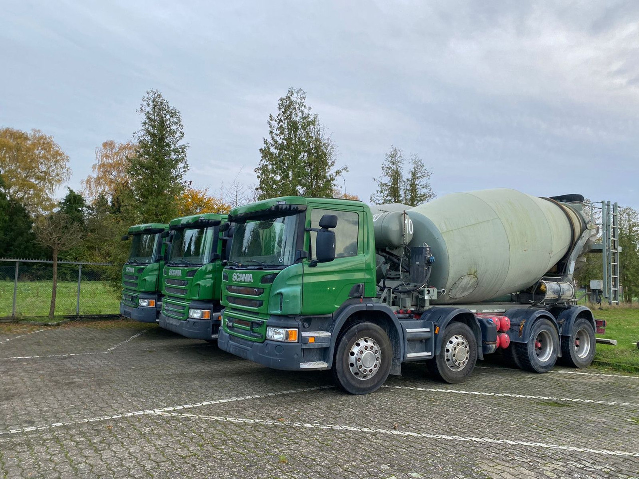 Scania 2x P360 Betonmischer 8x4 Blatt/Blatt E6 2 stück - شاحنة خلاطة خرسانة: صور 4 Scania 2x P360 Betonmischer 8x4 Blatt/Blatt E6 2 stück - شاحنة خلاطة خرسانة: صور 4