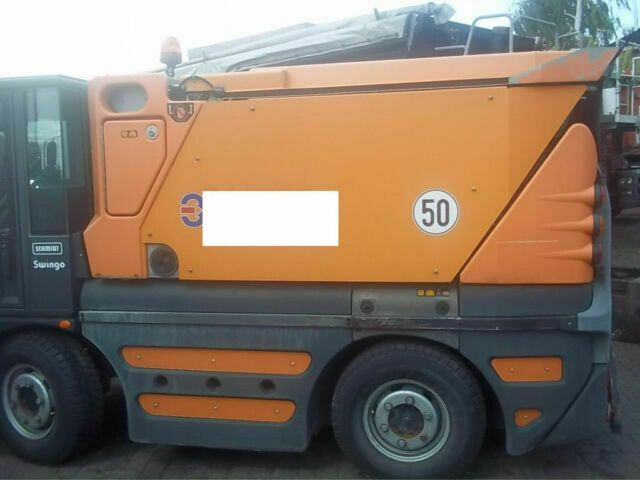 Schmidt Compact 200 German Maschine - سياره كنس شوارع: صور 3 Schmidt Compact 200 German Maschine - سياره كنس شوارع: صور 3