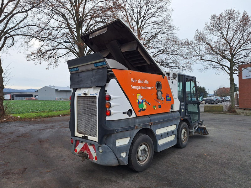 Schmidt Kehrmaschine K449 - سياره كنس شوارع: صور 5 Schmidt Kehrmaschine K449 - سياره كنس شوارع: صور 5