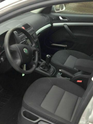 Skoda Octaviat Vollausst. 105 KW - سيارة: صور 4 Skoda Octaviat Vollausst. 105 KW - سيارة: صور 4