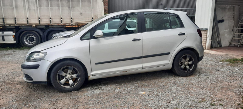 Volkswagen Golf Plus 1.9 TDI DSG DPF Comfortline - هاتشباك: صور 4 Volkswagen Golf Plus 1.9 TDI DSG DPF Comfortline - هاتشباك: صور 4