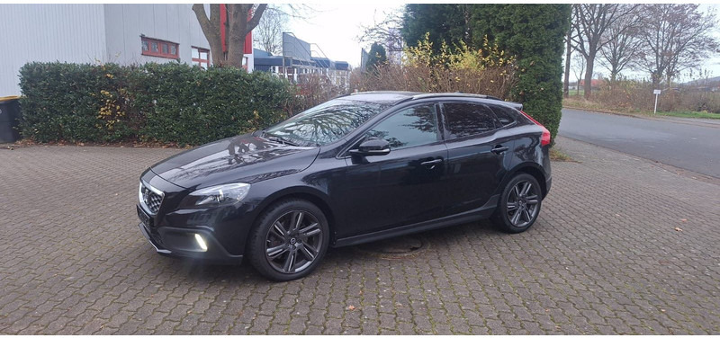 Volvo V40 Cross Country You! - سيارة: صور 2 Volvo V40 Cross Country You! - سيارة: صور 2