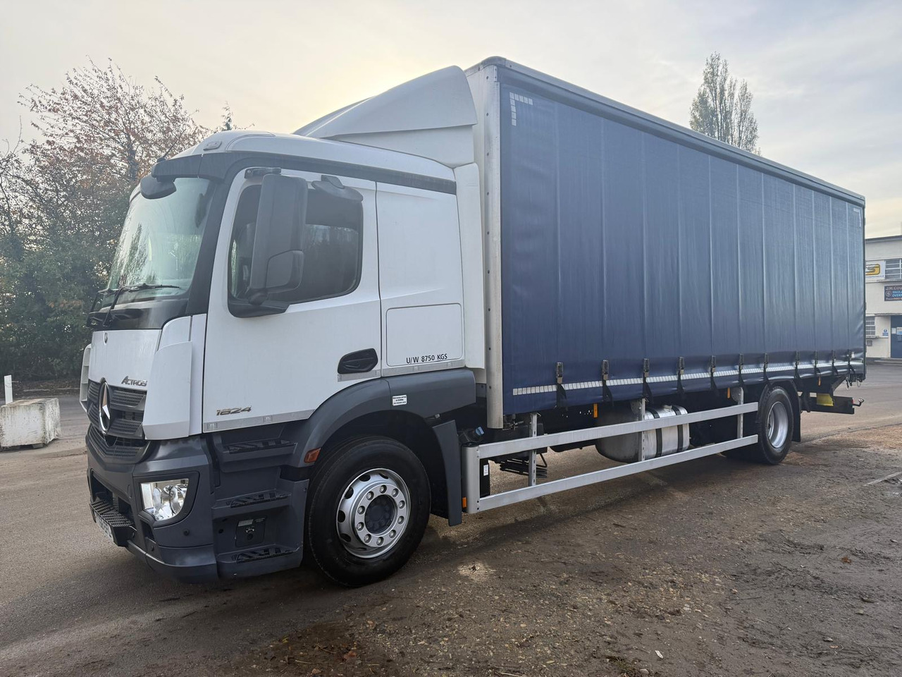2018 Mercedes Actros 1824 Curtainside Truck - شاحنة ستارة: صور 2 2018 Mercedes Actros 1824 Curtainside Truck - شاحنة ستارة: صور 2