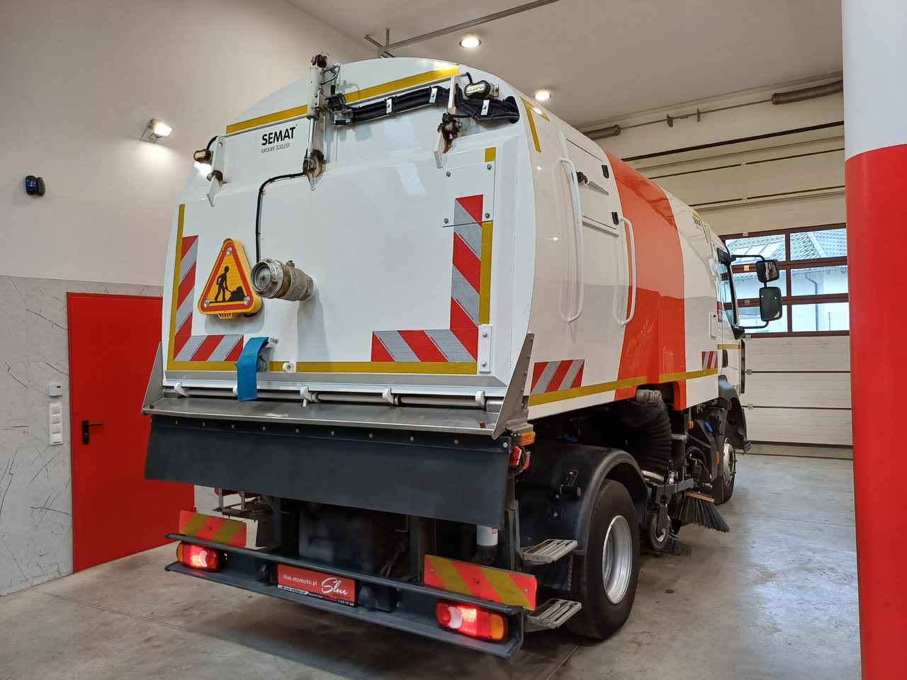 RENAULT D12 Zamiatarka Kehrmaschine 2 Motoren SEMAT Zoeller Szczotki L/R Euro 6 PM10 2017r - سياره كنس شوارع: صور 4 RENAULT D12 Zamiatarka Kehrmaschine 2 Motoren SEMAT Zoeller Szczotki L/R Euro 6 PM10 2017r - سياره كنس شوارع: صور 4