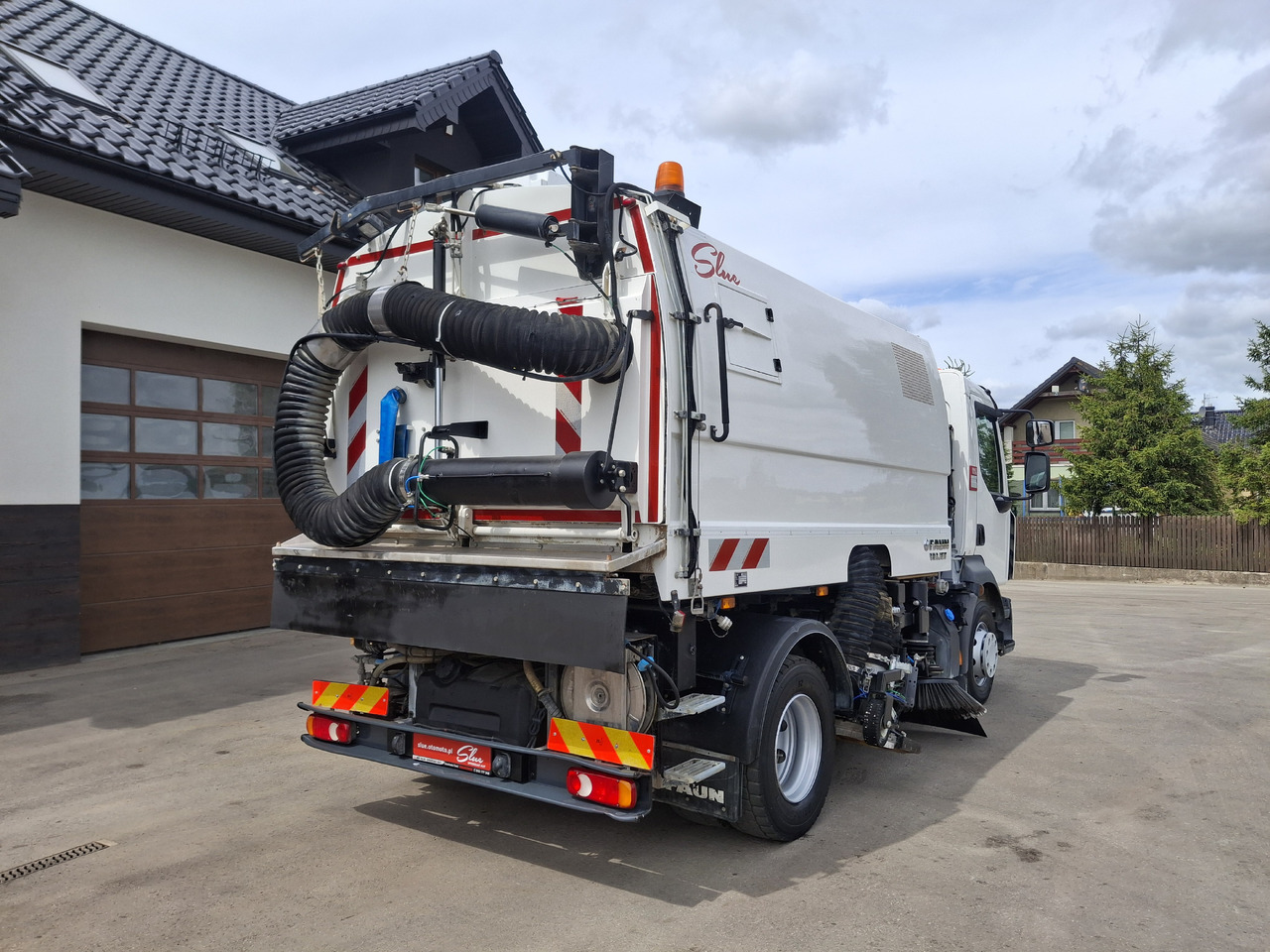 RENAULT D16 Zamiatarka Kehrmaschine FAUN Euro 6 PM10 Szczotki L/R Karcher Rura Do Liści 2 Motoren - سياره كنس شوارع: صور 5 RENAULT D16 Zamiatarka Kehrmaschine FAUN Euro 6 PM10 Szczotki L/R Karcher Rura Do Liści 2 Motoren - سياره كنس شوارع: صور 5