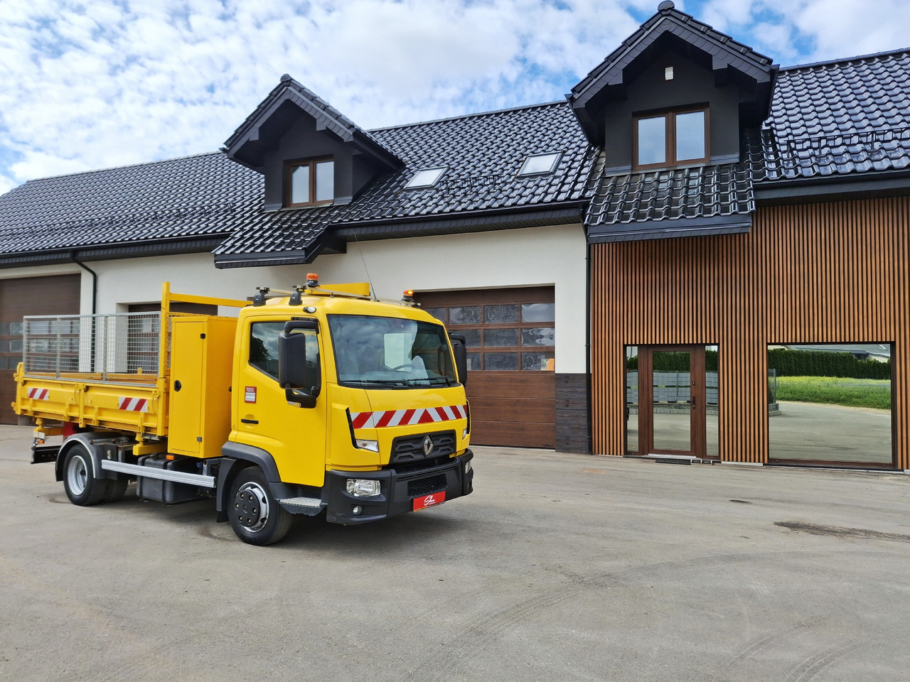 RENAULT D7.5 Wywrotka Kipper 3 Stronna 2015r 84 Tyś KM - قلابات: صور 1 RENAULT D7.5 Wywrotka Kipper 3 Stronna 2015r 84 Tyś KM - قلابات: صور 1