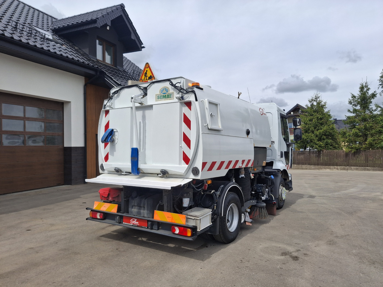 RENAULT Midlum 220 Zamiatarka Kehrmaschine Johnston L/R 2 Motoren 2 Silniki - سياره كنس شوارع: صور 5 RENAULT Midlum 220 Zamiatarka Kehrmaschine Johnston L/R 2 Motoren 2 Silniki - سياره كنس شوارع: صور 5