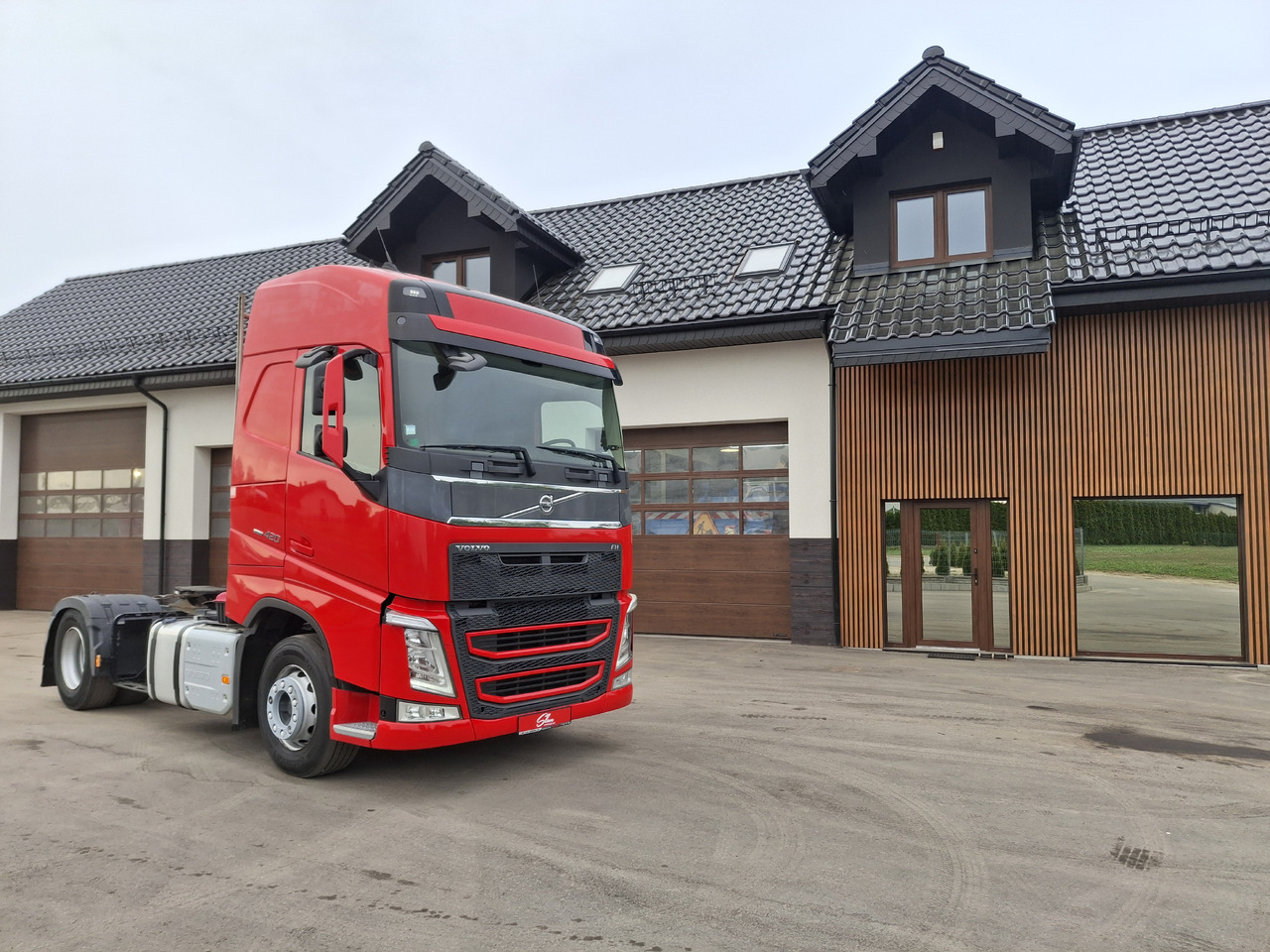 VOLVO FH 420 ADR Sattelzugmaschine Euro 6 Ciągnik Siodłowy Automat Światła LED - شاحنة جرار: صور 1 VOLVO FH 420 ADR Sattelzugmaschine Euro 6 Ciągnik Siodłowy Automat Światła LED - شاحنة جرار: صور 1