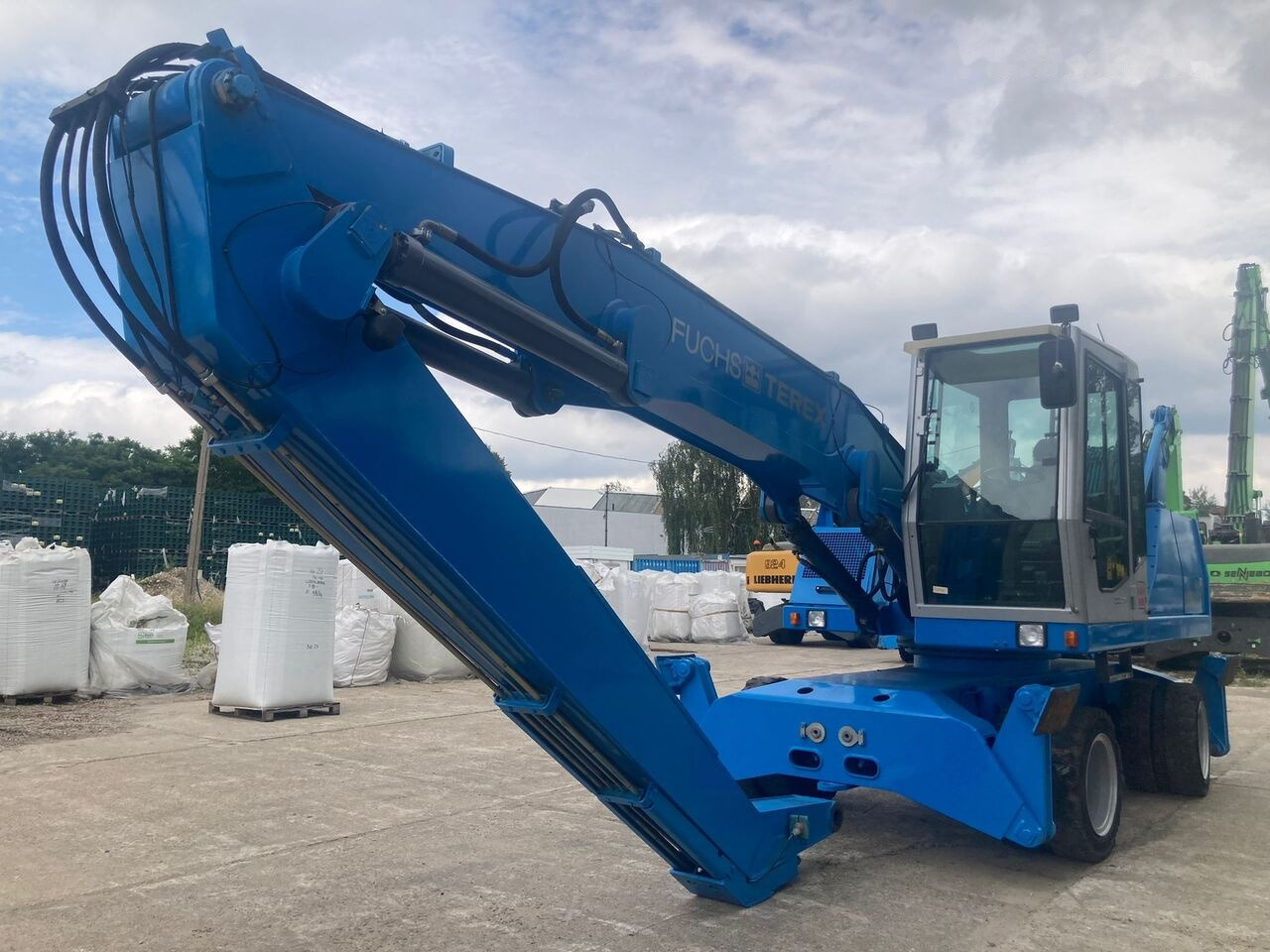 Fuchs MHL 331 C with Generator - حفارة النقل والشحن: صور 4 Fuchs MHL 331 C with Generator - حفارة النقل والشحن: صور 4