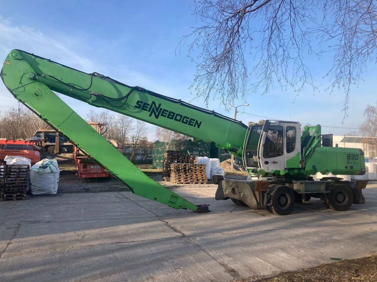 Sennebogen 830 M - حفارة النقل والشحن: صور 2 Sennebogen 830 M - حفارة النقل والشحن: صور 2