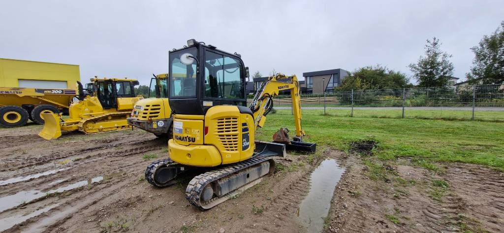 Komatsu PC 30 MR-5 - حفارة مصغرة: صور 4 Komatsu PC 30 MR-5 - حفارة مصغرة: صور 4