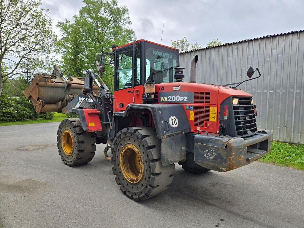 Komatsu WA200PZ-6 - اللودر بعجل: صور 2 Komatsu WA200PZ-6 - اللودر بعجل: صور 2