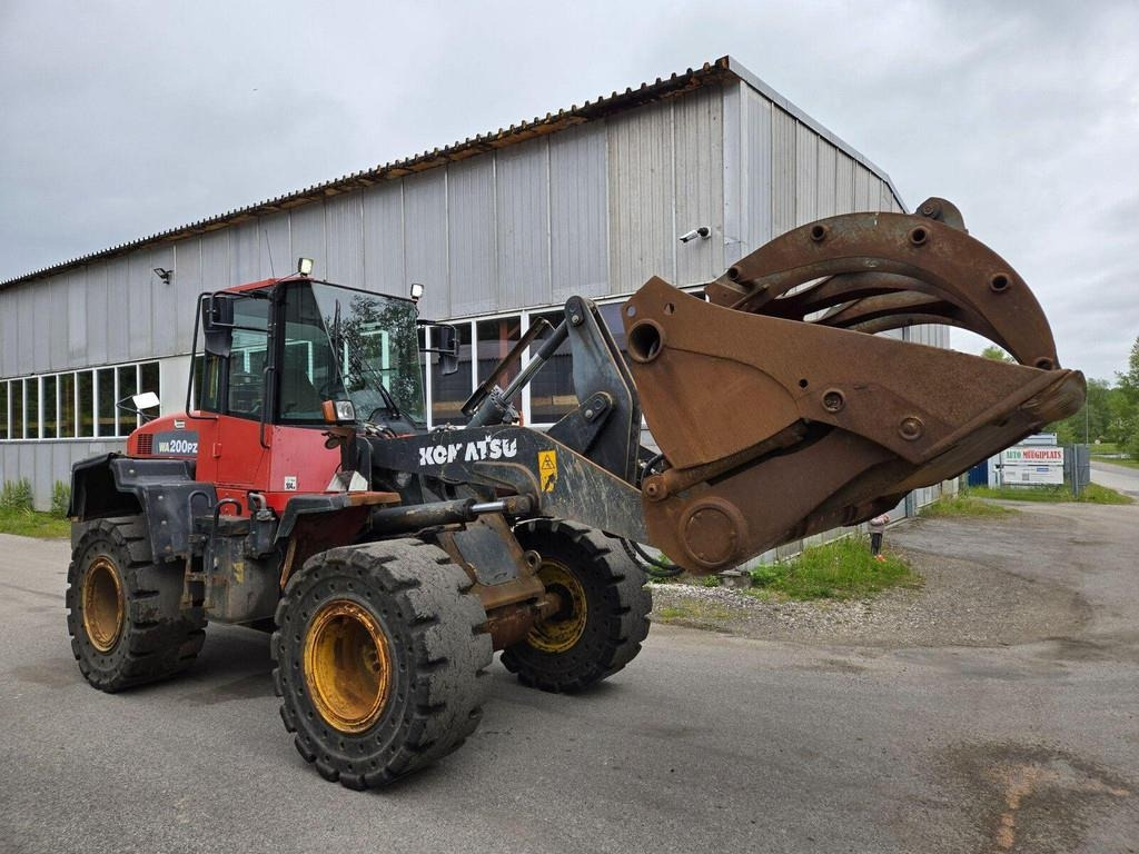 Komatsu WA200PZ-6 - اللودر بعجل: صور 4 Komatsu WA200PZ-6 - اللودر بعجل: صور 4