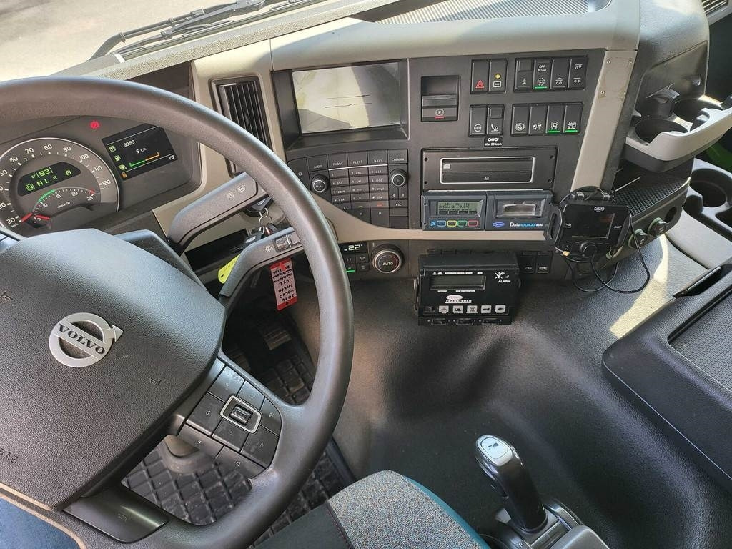 مبردة شاحنة Volvo FM410 6X2 CARRIER SIDEOPENING: صور 13