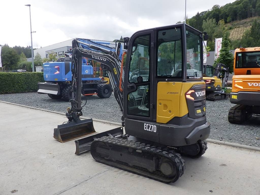 Volvo EC 27 D - حفارة مصغرة: صور 5 Volvo EC 27 D - حفارة مصغرة: صور 5