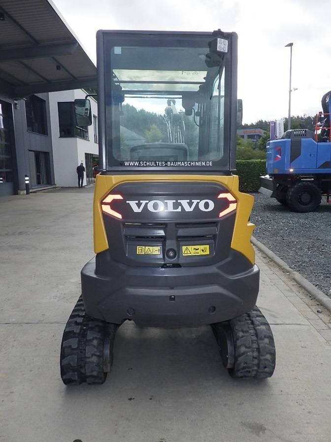 Volvo EC 27 D - حفارة مصغرة: صور 4 Volvo EC 27 D - حفارة مصغرة: صور 4