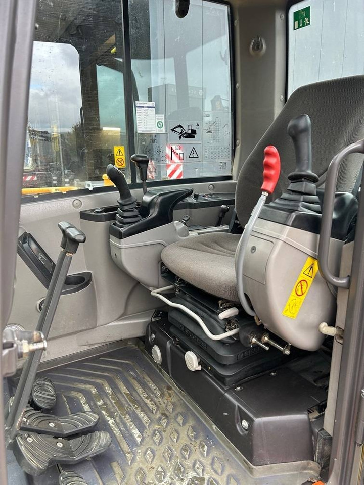 Volvo EC 55 C - حفارة مصغرة: صور 5 Volvo EC 55 C - حفارة مصغرة: صور 5