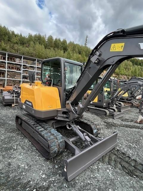 Volvo EC 60 E - حفارة مصغرة: صور 4 Volvo EC 60 E - حفارة مصغرة: صور 4