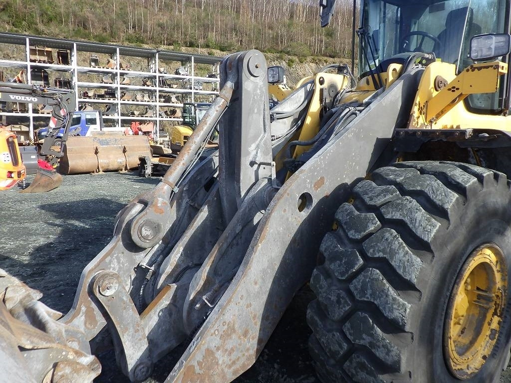 اللودر بعجل Volvo L 110 H: صور 9