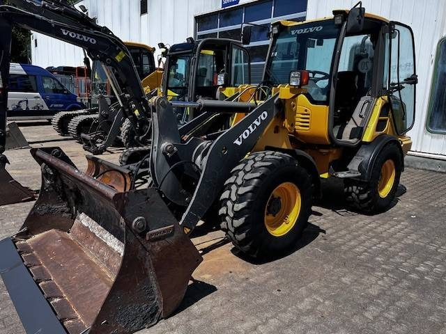 Volvo L 25 F - اللودر بعجل: صور 1 Volvo L 25 F - اللودر بعجل: صور 1