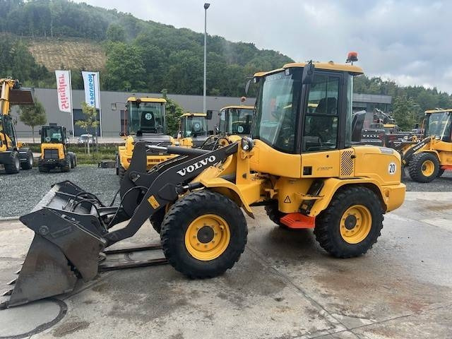 Volvo L 30 G - اللودر بعجل: صور 1 Volvo L 30 G - اللودر بعجل: صور 1
