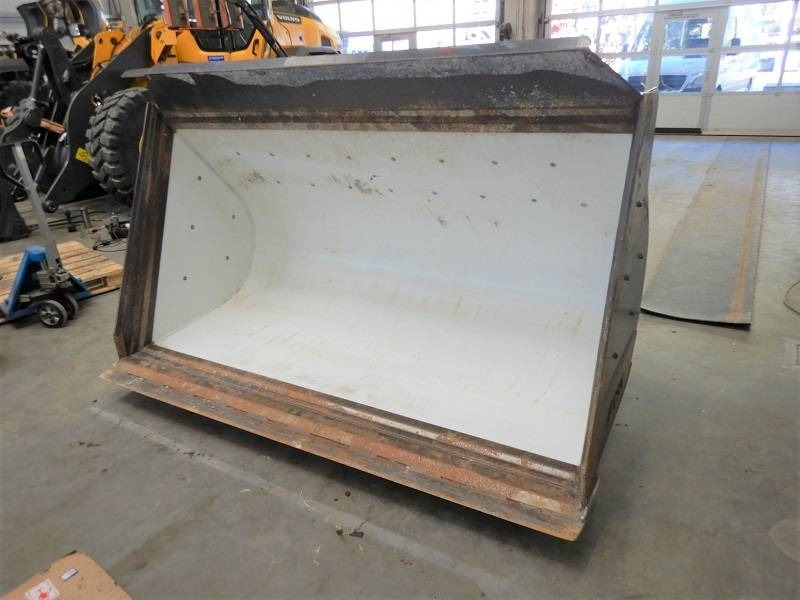 Volvo Schaufel Festanbau für L70H, L90H - بكت - آلات البناء: صور 1 Volvo Schaufel Festanbau für L70H, L90H - بكت - آلات البناء: صور 1
