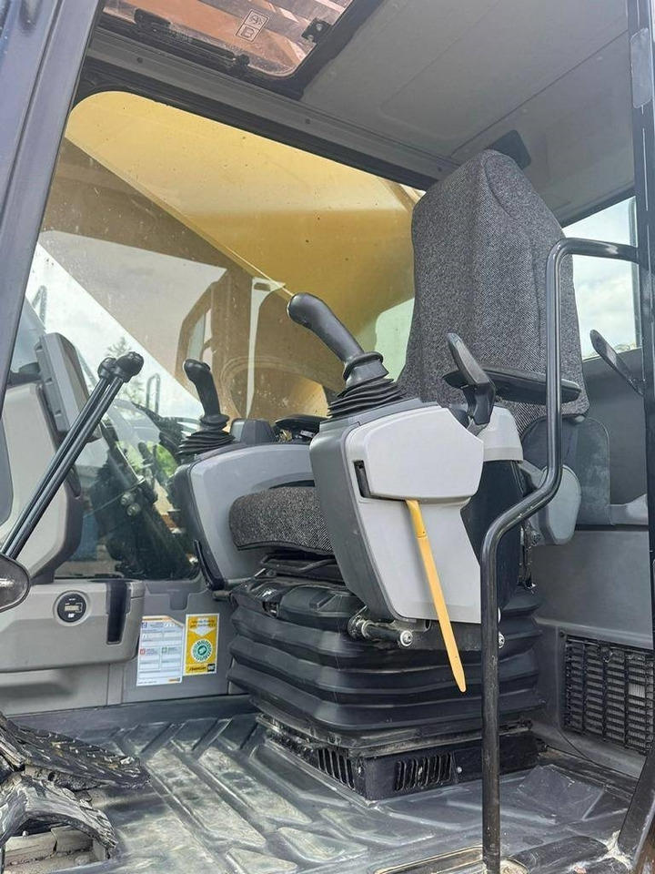 حفارات زحافة CAT 390 F L ME: صور 10