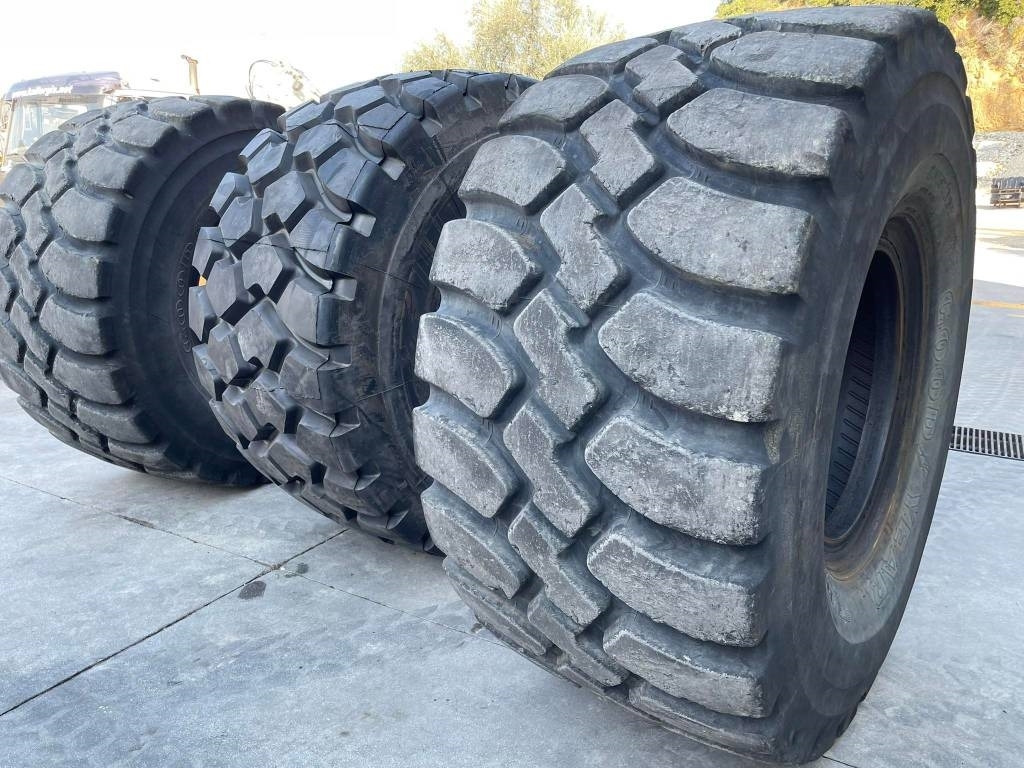 CAT 982M - اللودر بعجل: صور 1 CAT 982M - اللودر بعجل: صور 1